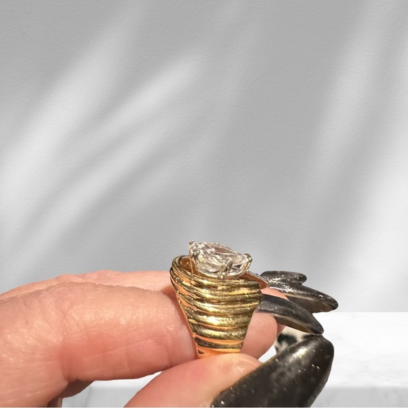 Pear Shaped Premium Quality Zircon Gold Faux Diamond Ring size 6 new - Picture 6 of 7